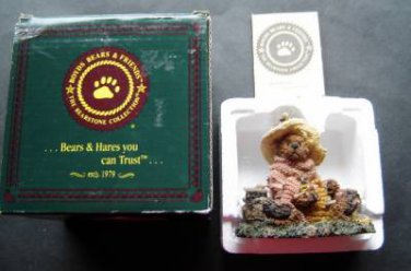 Boyds Bears & Friends Bailey Honey Bear #02260  40E / 1600 1994