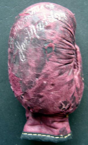 RARE MINI BOXING GLOVE Marked Compliments of JOE MADDON Chicago Cubs Manager