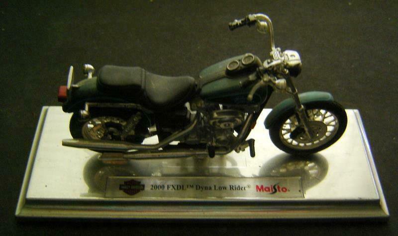 HARLEY Davidson MOTORCYCLE Model by Maisto 2000 FXDL Dyna Low Rider on Base