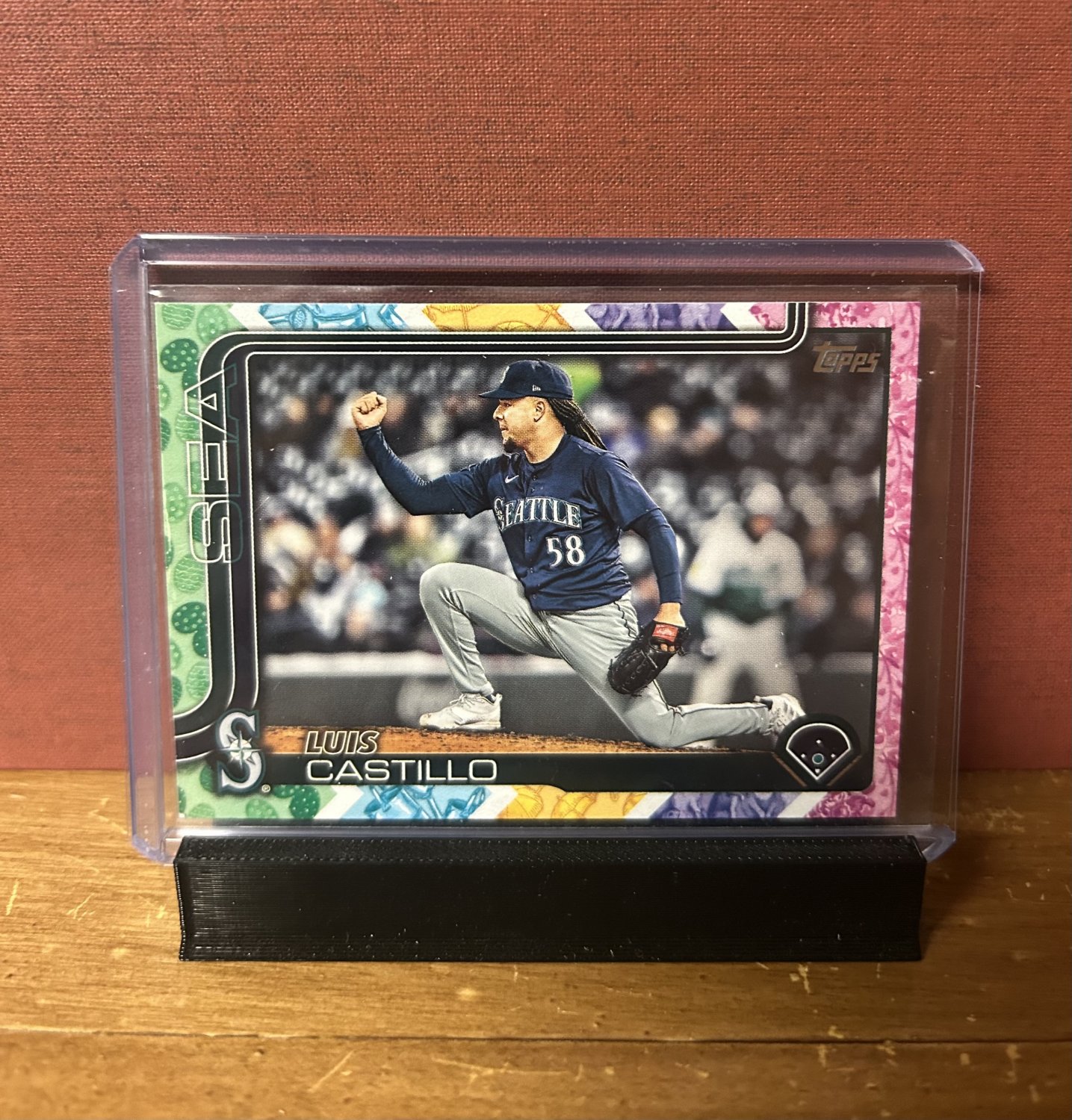 2025 Topps Luis Castillo #73 Easter Egg Parallel