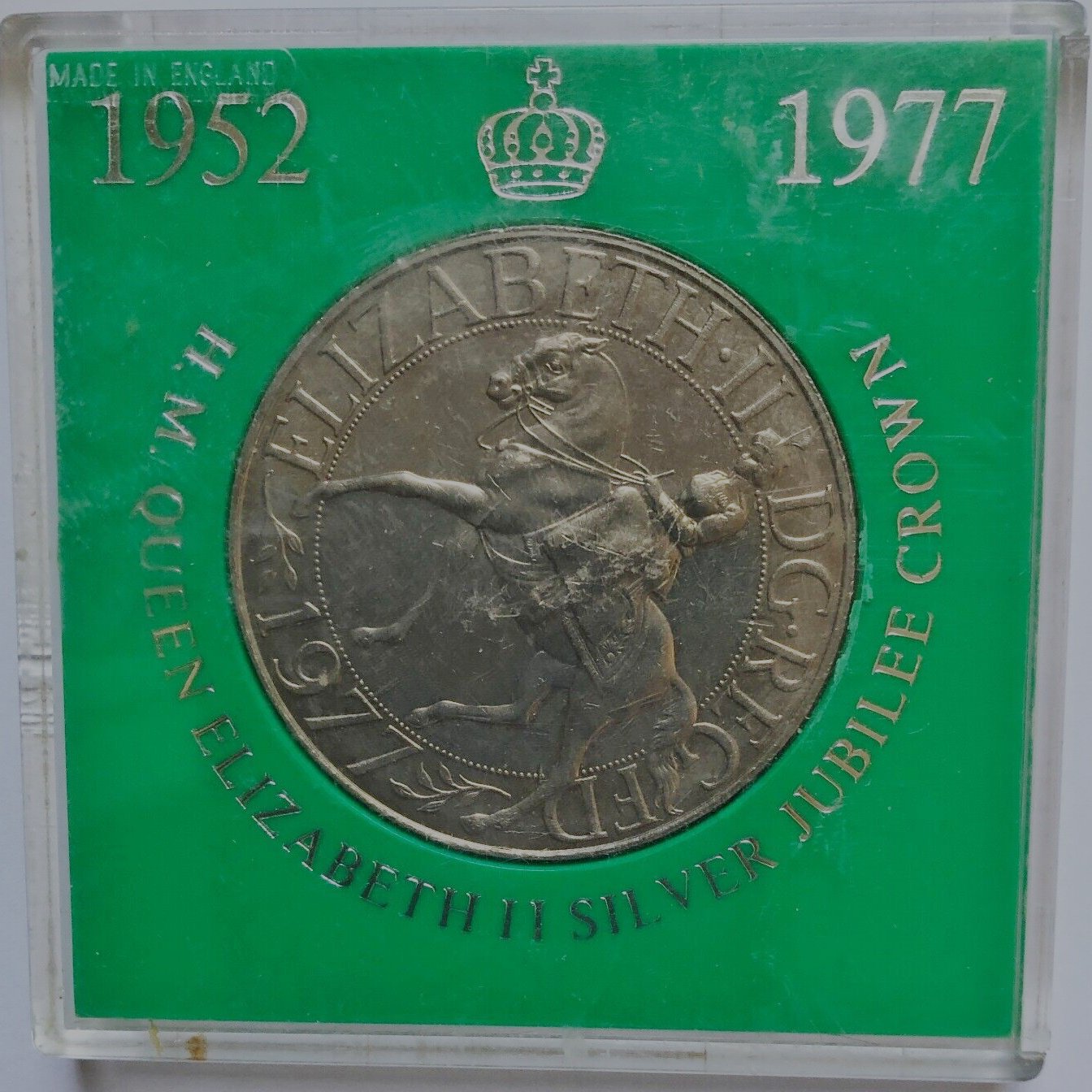 Royal Memorabilia Queen Elizabeth II Silver Jubilee 1952 1977 Crown