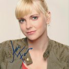 ANNA FARIS Scary Movie, Mom TV series actress signed autographed 8x10 photograph
