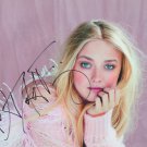 DAKOTA FANNING Signed Autographed 8x10 photograph