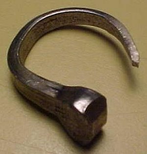 Bent nail metal ring, excellent shape, no rust - Great for that retro punk look