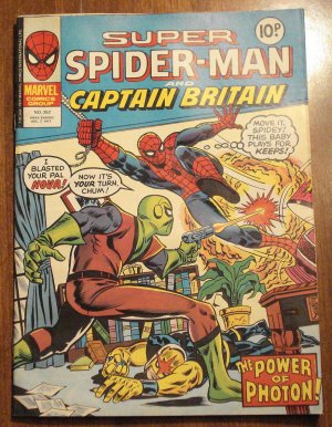 Super Spider-Man & Captain Britain #252 comic book magazine, British reprints of American comics