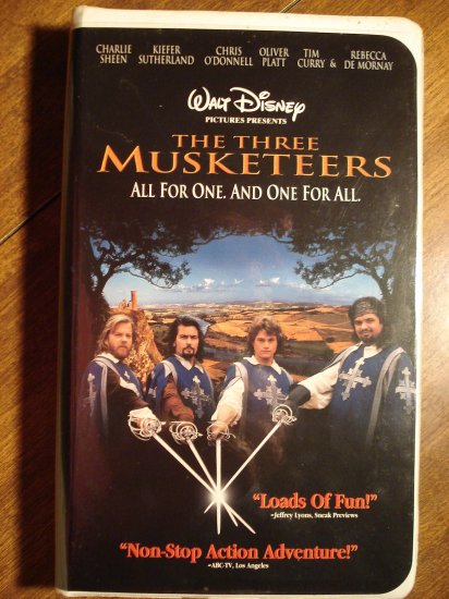 The Three Musketeers Vhs Video Tape Movie Film Charlie Sheen Kiefer Sutherland Tim Curry 