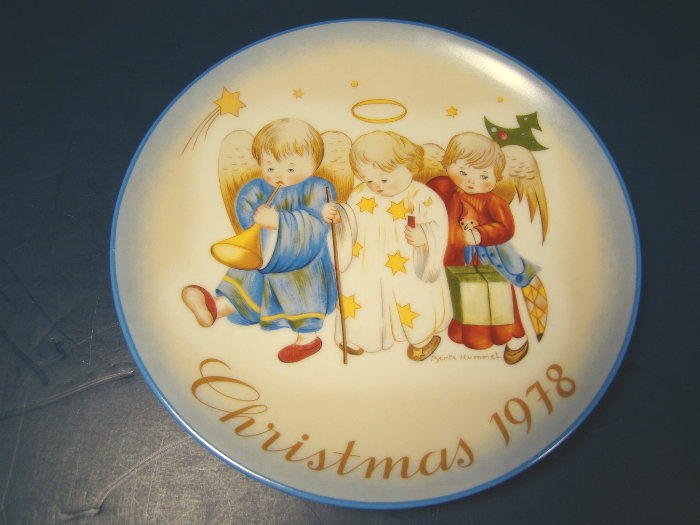 1978 HEAVENLY TRIO HUMMEL CHRISTMAS PLATE SISTER BERTA PORCELAIN CHINA ...