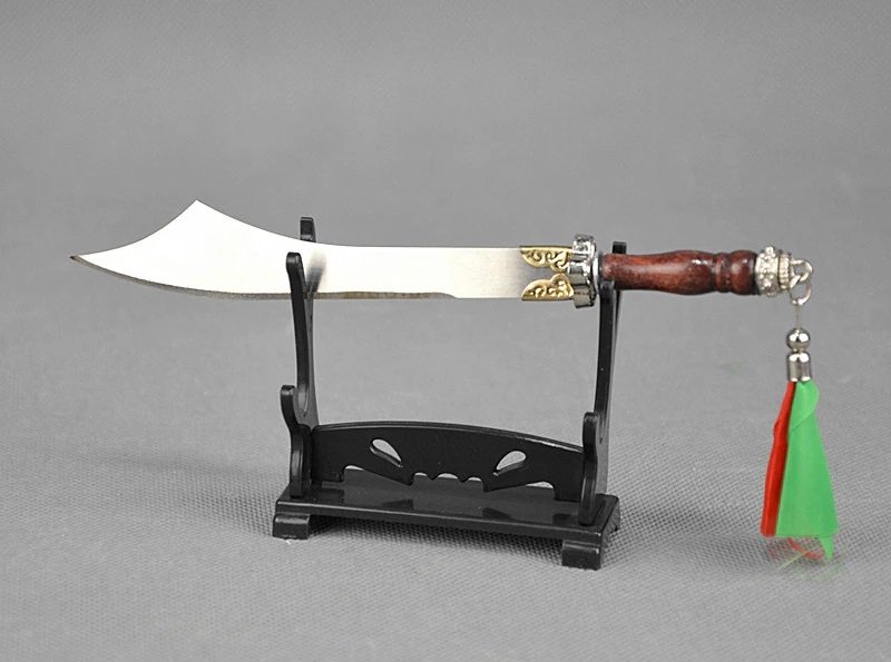 Ancient miniature cold weapon model breaking wind sabre with wooden handle sword edge man with wide