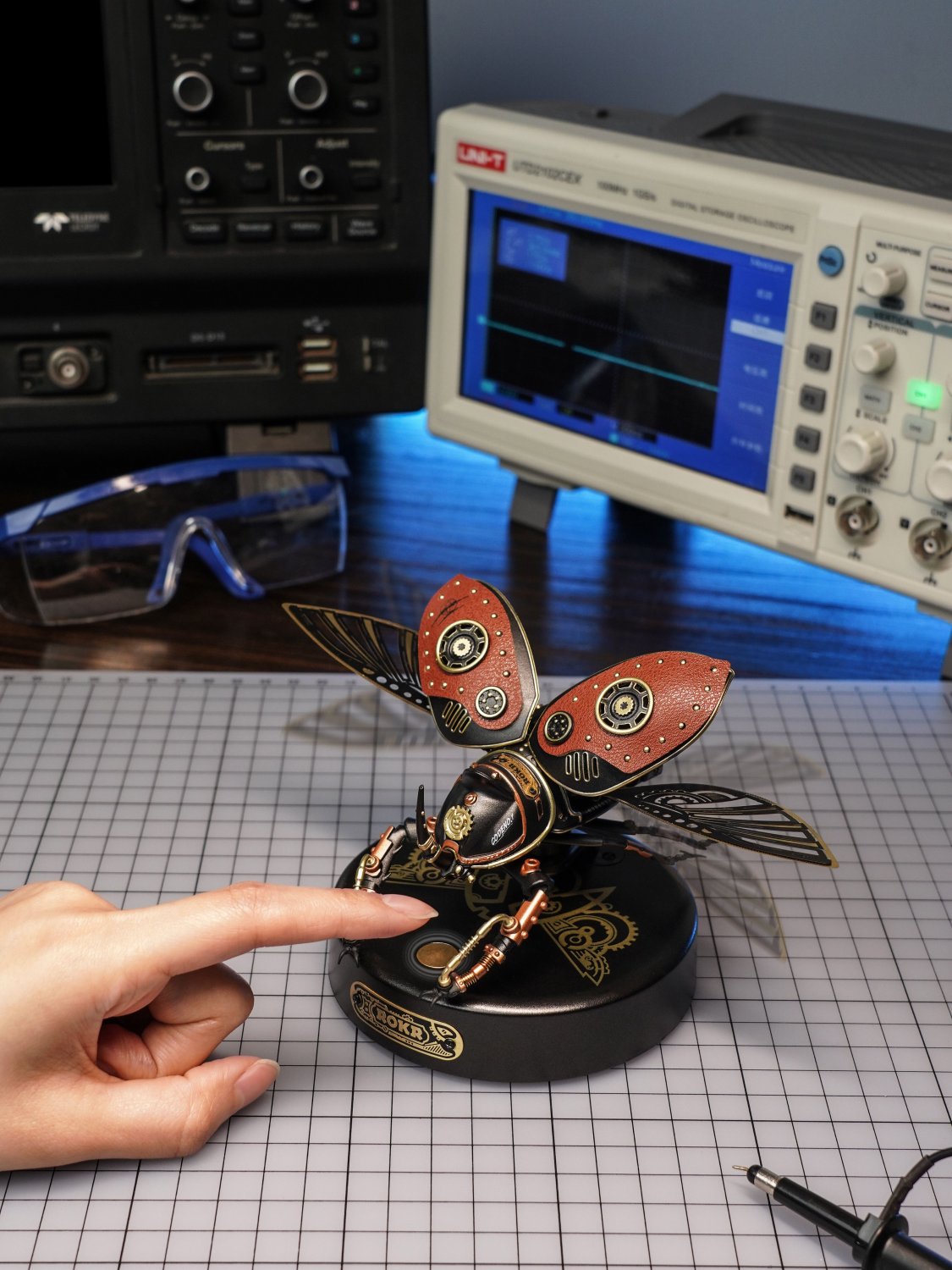 Robotime Rokr 3D Metal Puzzle Rhinoceros Beetle with LED Light of Industrial-style Building Block