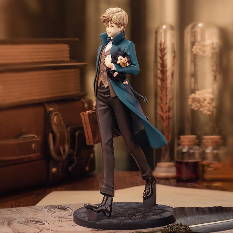 POP MART Fantastic Beasts: Wizard's Legacy Newt Scamander 200% Figurine Harry Potter