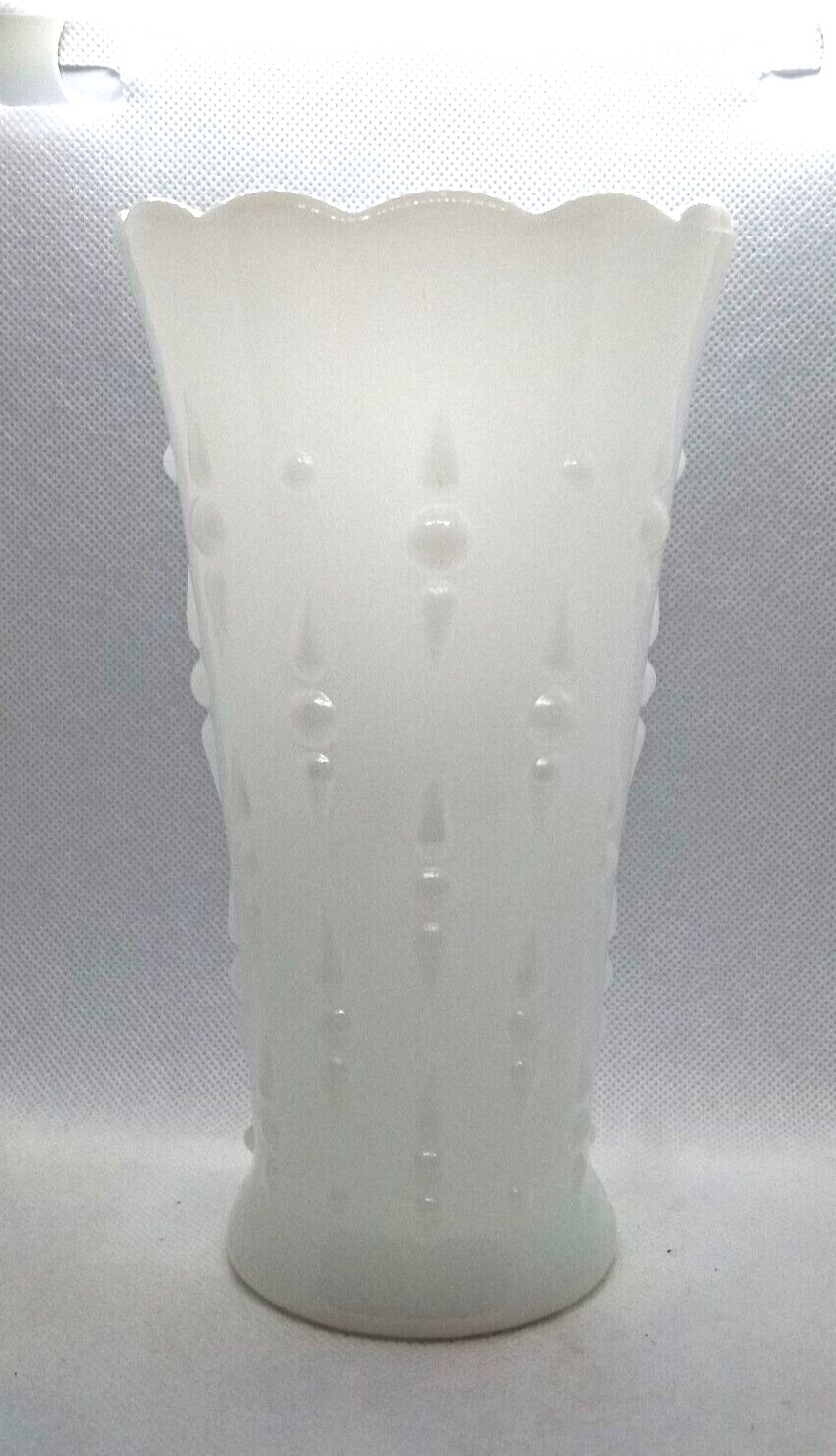 Vintage Anchor Hocking Hobnail & Teardrop Milk Glass Vase Scalloped Rim 7.25 in.