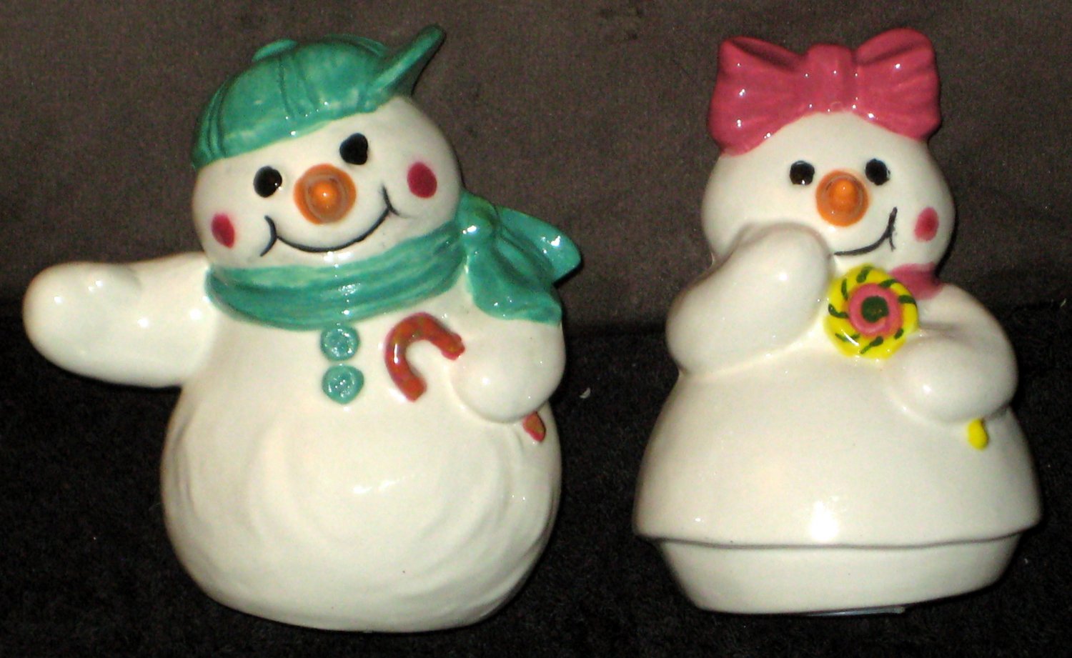Snowman & Snowlady Salt and Pepper Shaker Set Ceramic Snowwoman S&P