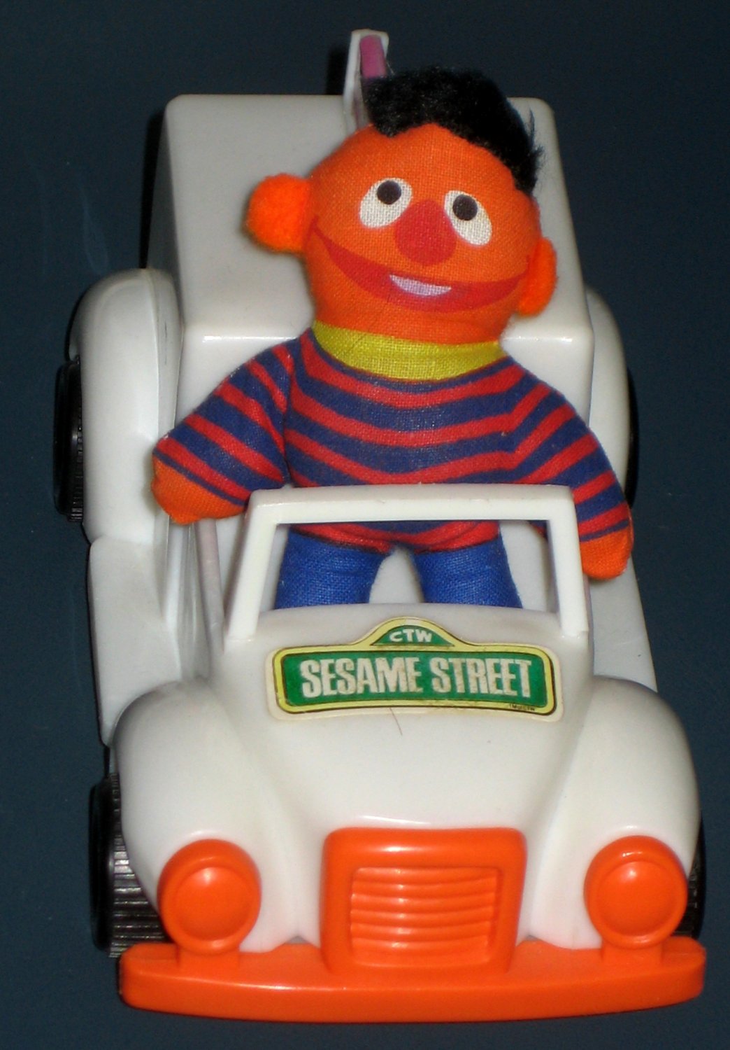 SOLD Sesame Street Kid Knex Rainy Day Elmo Ernie's Ice Cream Truck Rag