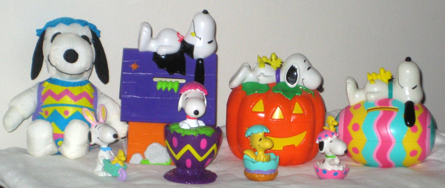 Peanuts Whitman's Candies Snoopy Trick or Treat Figures Halloween Candy  Boxes