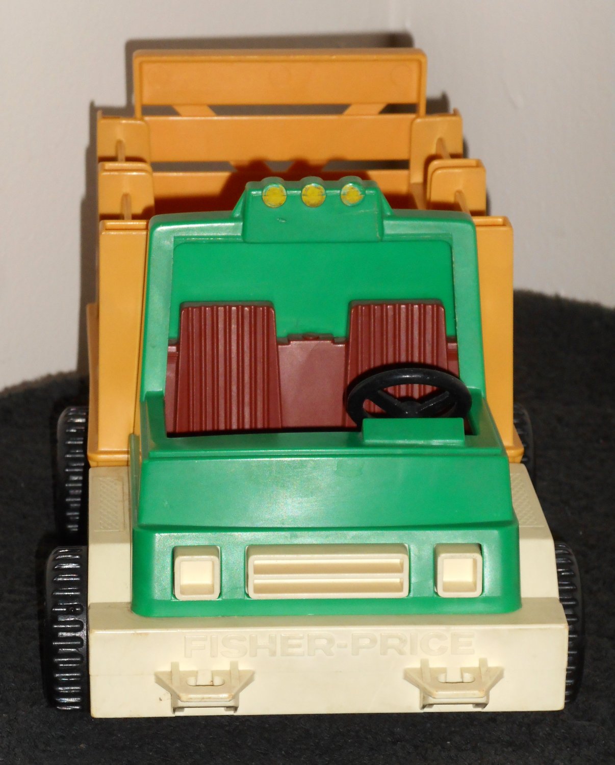 FISHER-PRICE TRUCK / CAMION Race Car Rig / Équipement De Course - 1979