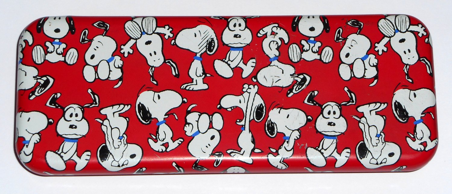 Snoopy Small Metal Tin Hinged Case Peanuts Gang Hallmark