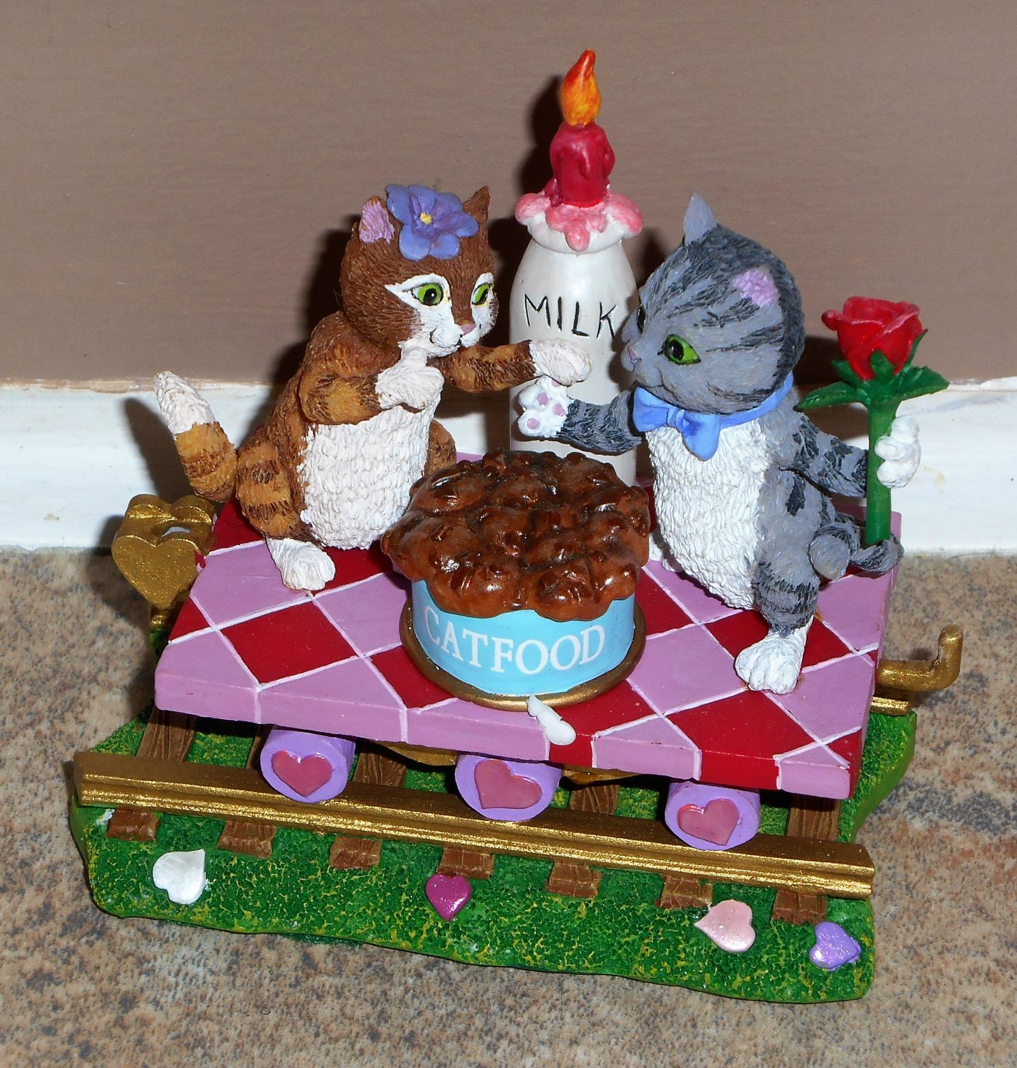 resin valentine figurines