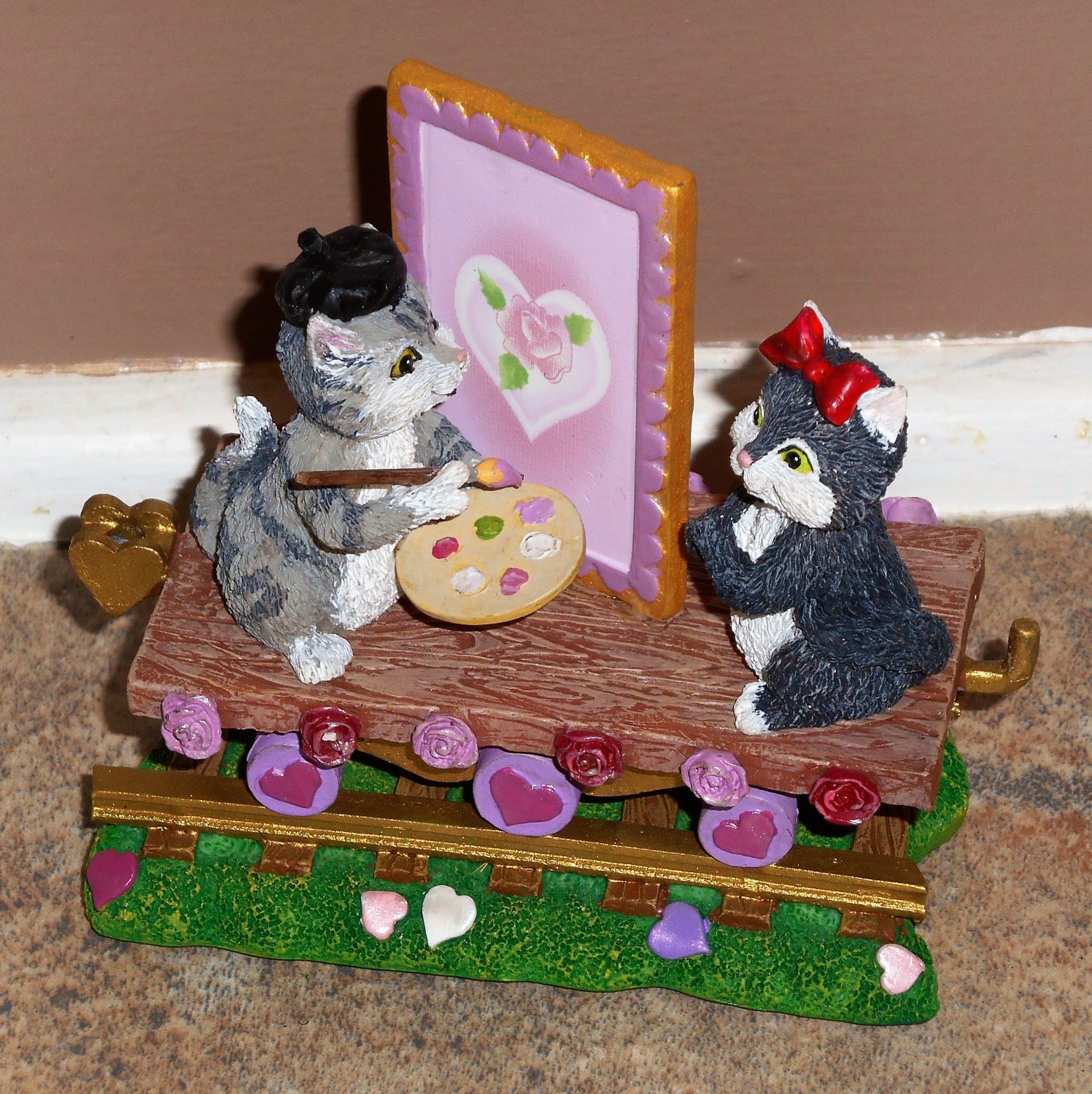 resin valentine figurines