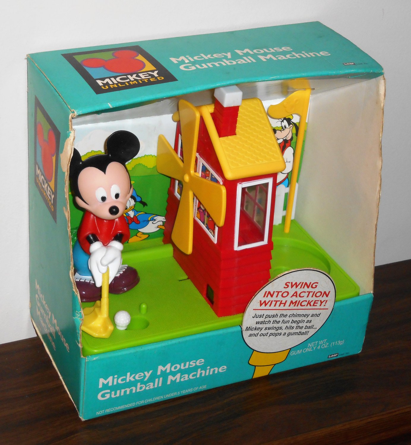 Mickey Mouse Golf Candy Gumball Dispenser Animated Motion Leaf Walt Disney