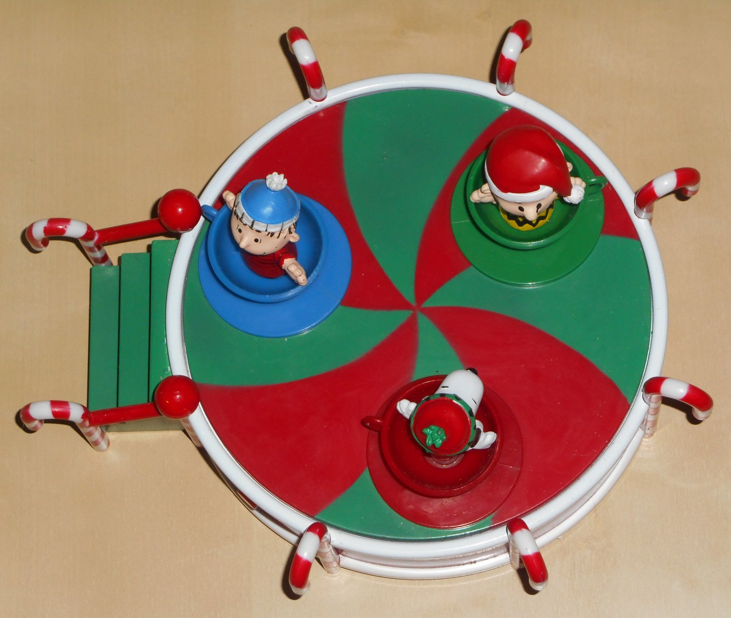 Gemmy Peanuts Gang Christmas Animated Musical Teacup Carousel Ride ...