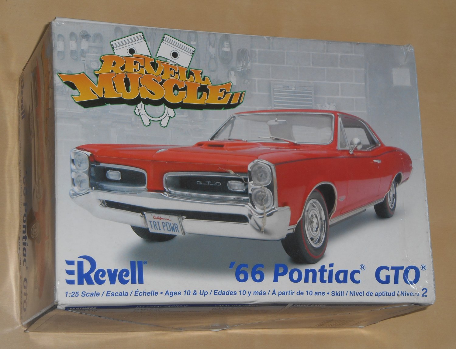 Revell 1:25 Scale '66 1966 Pontiac GTO Plastic Model Muscle Car Kit 85-2873 2005 Open Box Unbuilt