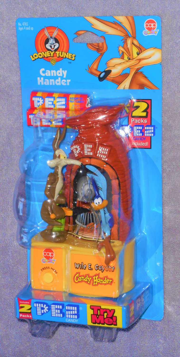 Road Runner Wile E Coyote Looney Tunes Candy Hander Dispenser PEZ Cap 4765 Battery Operated NIP 1998