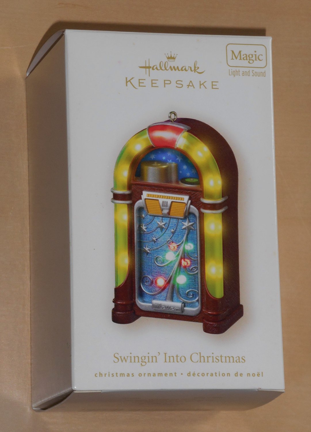 Swingin' Into Christmas Hallmark Keepsake Ornament Jukebox Magic Light and Sound NIB 2008
