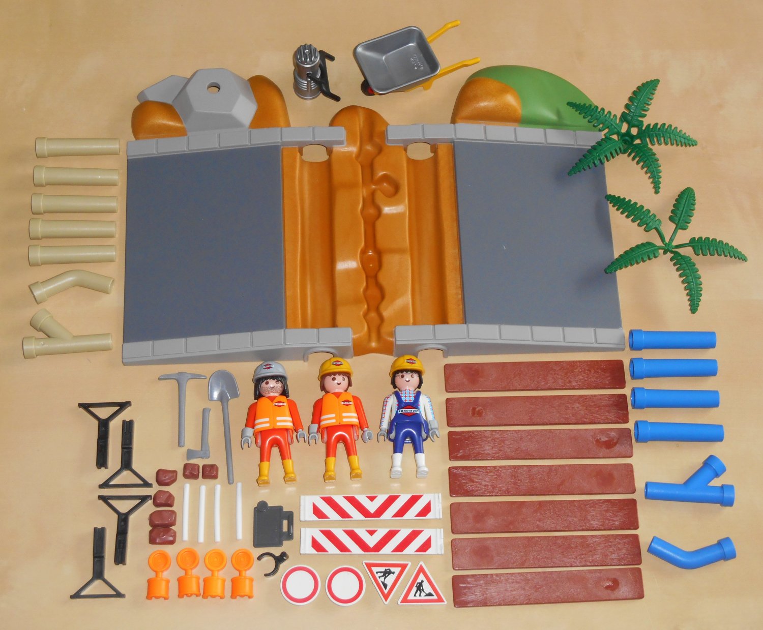 Playmobil 3126 Construction Superset Road/Pipeline Starter Set w Box  Incomplete
