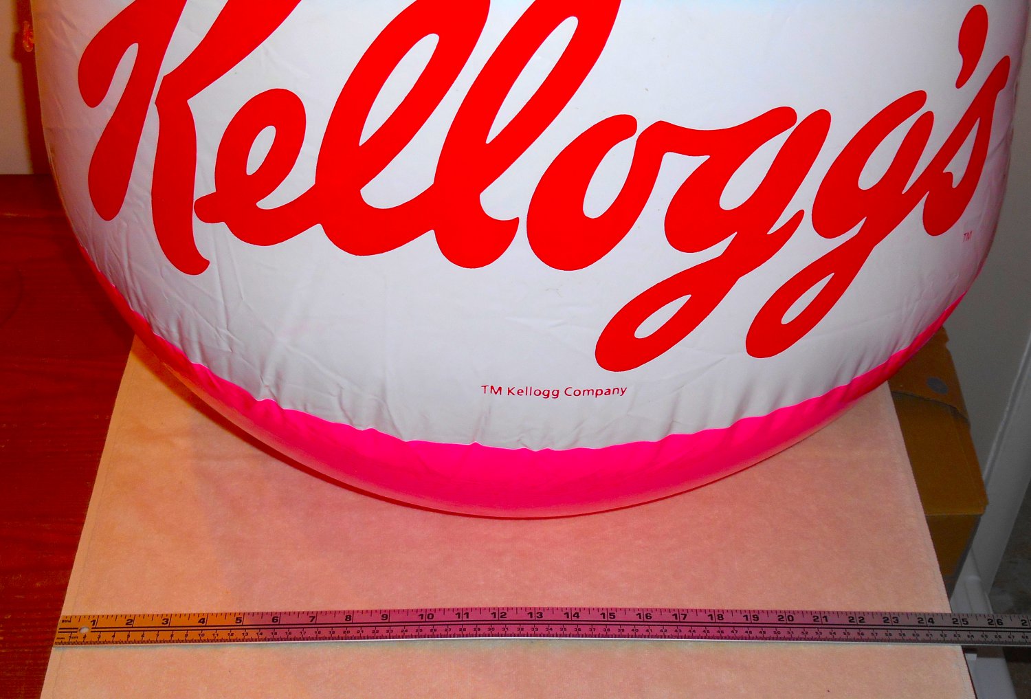 Kellogg's Inflatable Vinyl Giant Beach Ball Beachball 26 Inch Pink White