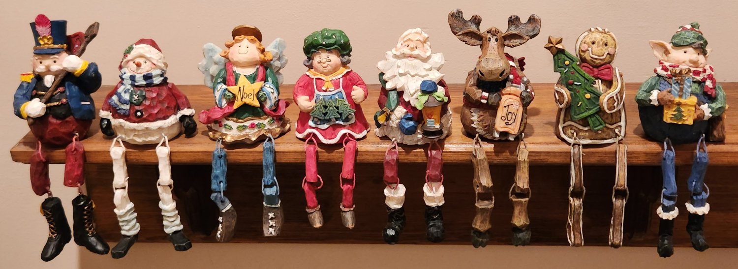 Holiday Shelf Sitters Resin Figures Set of 8 Item 81005 Santa Mrs Claus Snowman Angel Tin Soldier