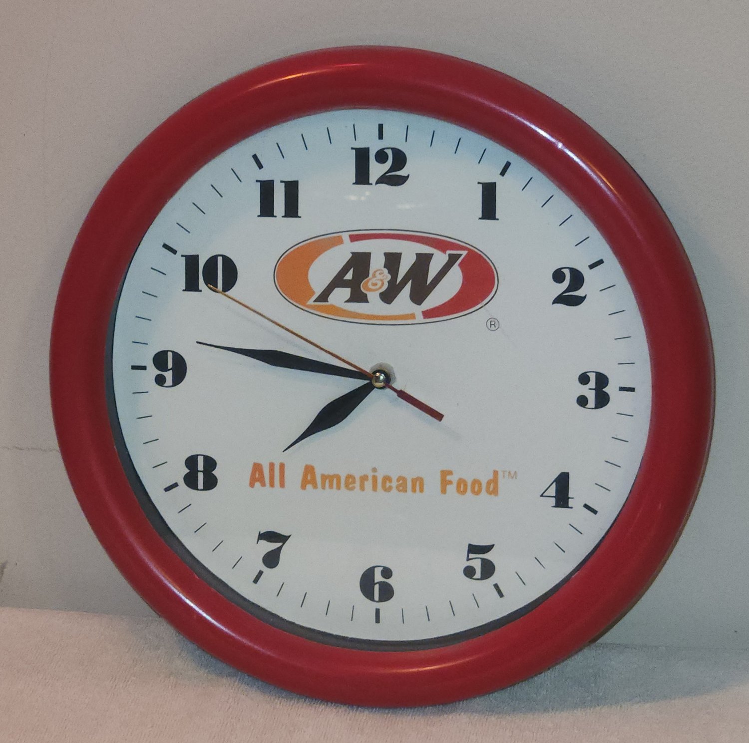 A&W All American Food Battery Operated Wall Clock Root Beer Analog Red Round Plastic