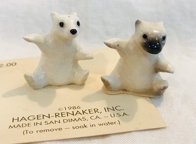 Hagen Renaker 2 Polar Bear Cubs - Variations A-329
