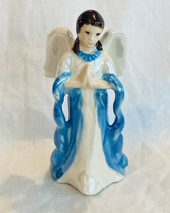 Hagen Renaker  Specialty Nativity Angel With Wings and Blue Robe A-3023