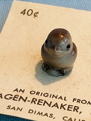 Hagen Renaker Brown Tweetie Bird Baby On Original 40Â¢ Card