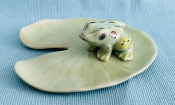 Klima MIniature Porcelain Animal Figure Frog on Water Lily E303