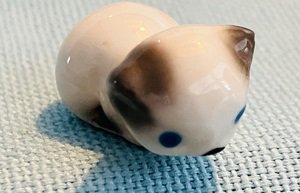 Bug House Lying Drinking Kitten Bone China Figurine - Japan