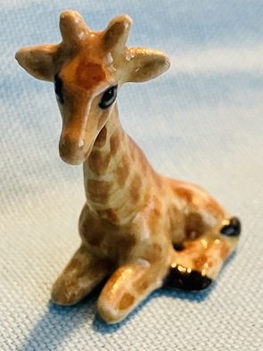 Klima Miniaure Porcelain Mini Lying Down Giraffe - NEW  X062