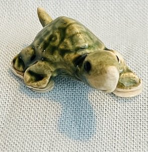Hagen Renaker Green Mama Turtle A-419 Pre-Owned