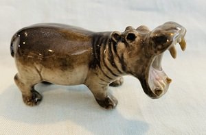 NEW Klima Miniaure Porcelain Hippo, Hippopttamus Big Mouth Facing Left - K965