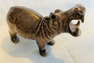 NEW Klima Miniaure Porcelain Hippo, Hippopttamus Big Mouth Facing Foward - K965