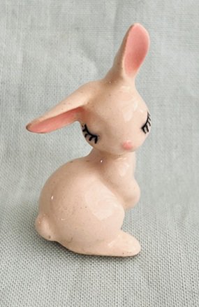 Hagen Renaker Mama Rabbit Pinkish Tint A-198
