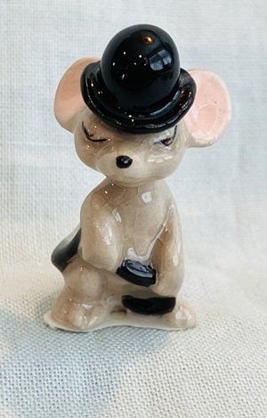 Hagen Renaker City Mouse with Bowler Hat - Pre-Owned
