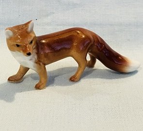 Hagen Renaker Miniature Fox Mama, Standing A-2020