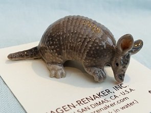 NEW Hagen Renaker Armadillo A-3342