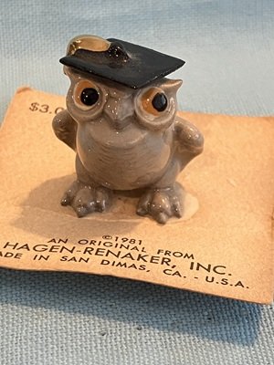 Hagen Renaker 1981 Proffesor Owl Black Mortarboard A-421