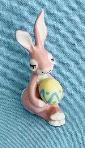 Hagen Renaker Pink Bunny Rabbit Mama With Egg A-2015