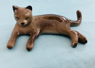 Hagen Renaker Grey Sleeping Cat A-3131