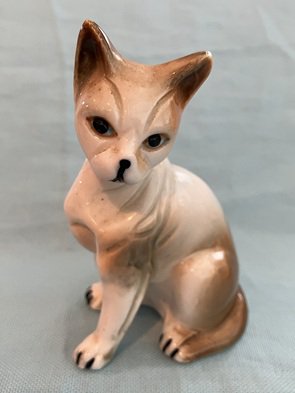 Seated Siamese Bone China Taiwan Figurine