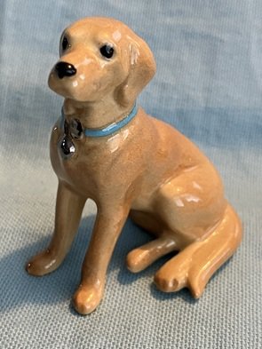 Hagen Renaker Golden Labrador Seated Dog A-888 Pre-Owned