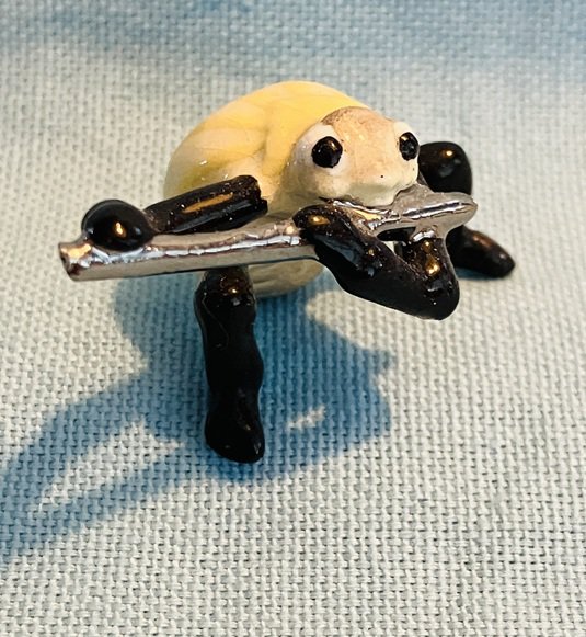 HTF Hagen Renaker Beetle Playing Flute Bug Band A-248